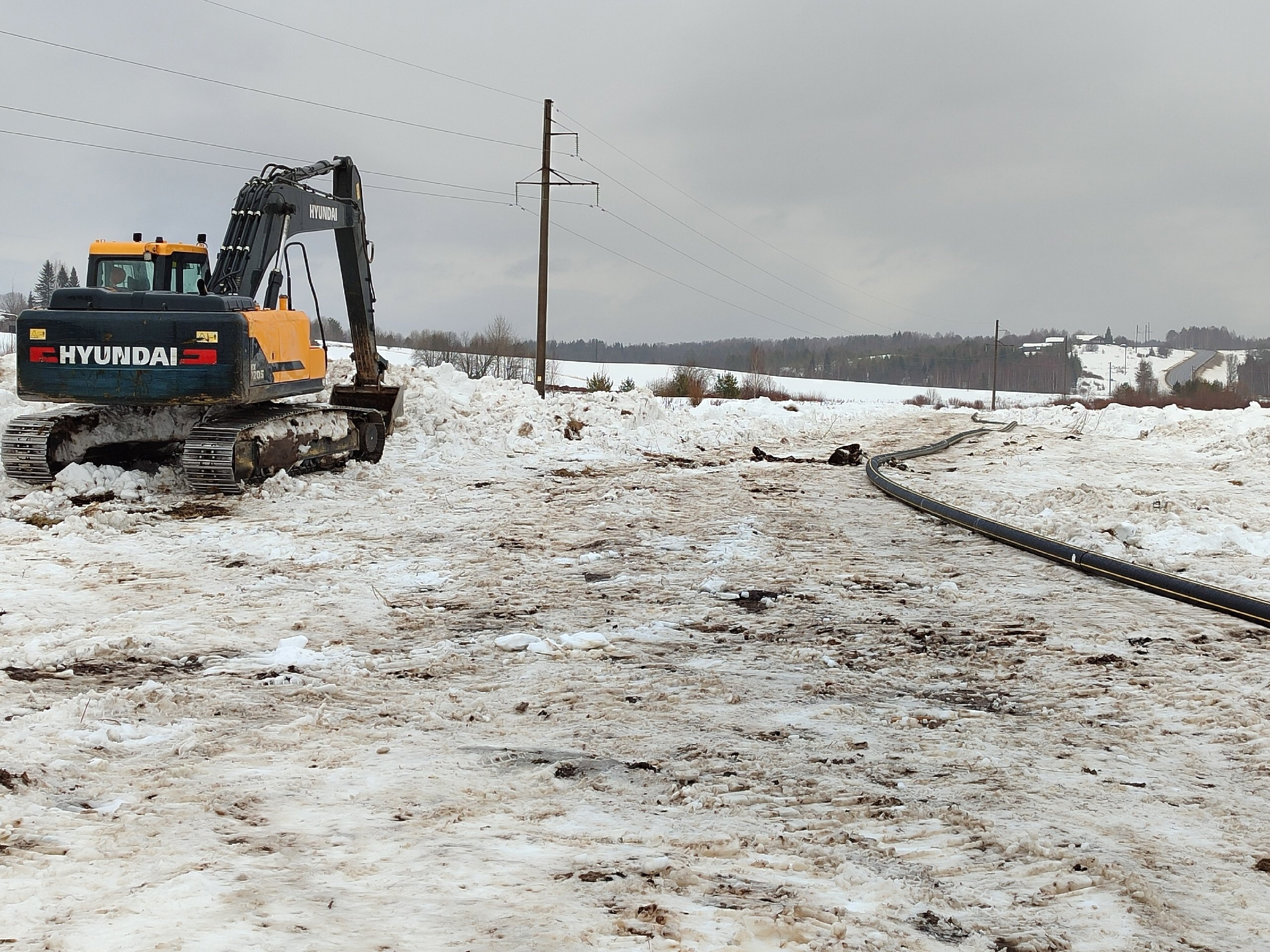 В Верховажском округе продолжается прокладка газопровода-отвода высокого давления из деревни Сметанино в село Чушевицы.